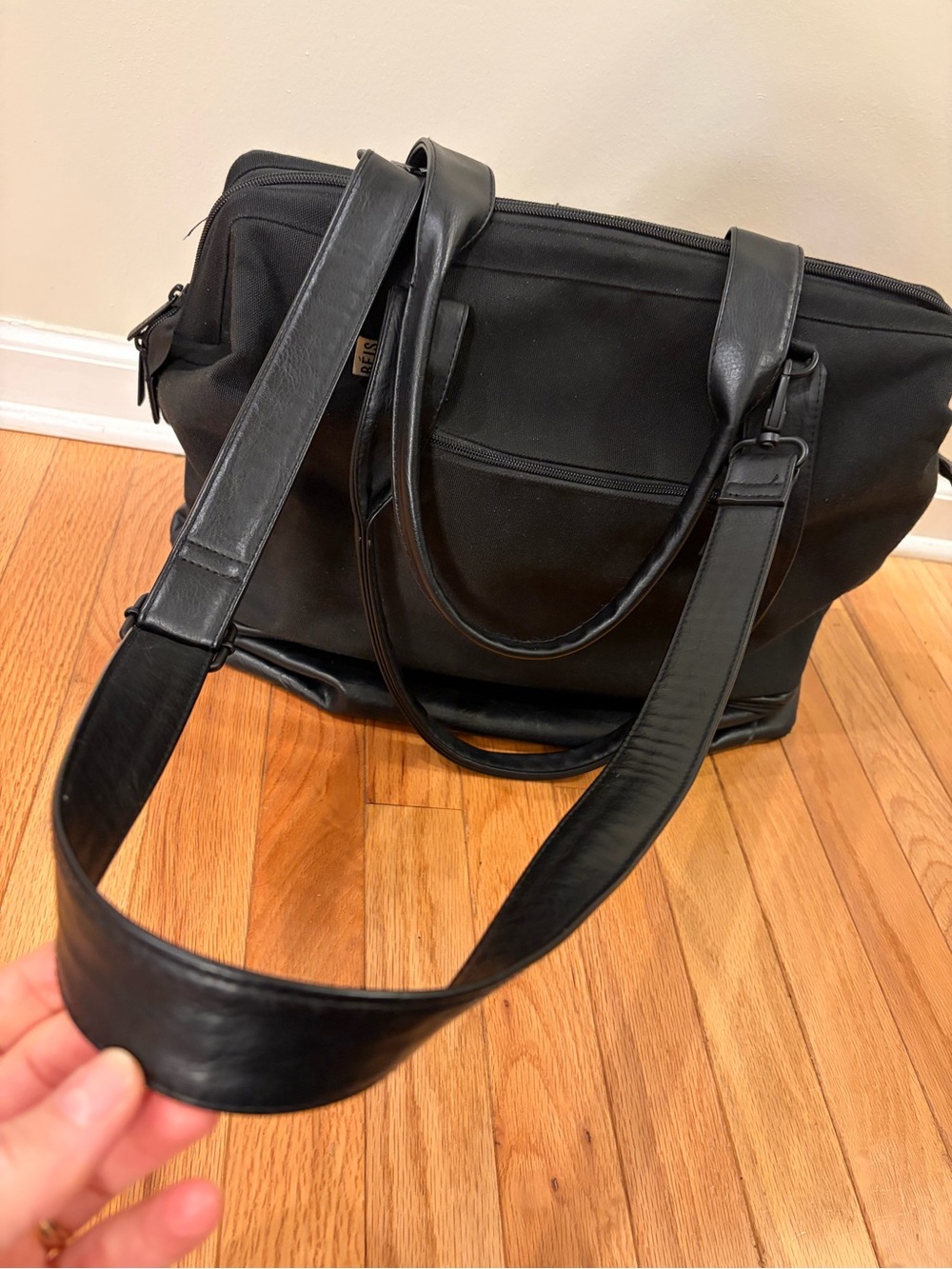 BÉIS The Weekender Bag Black Structured Bottom Compartment Laptop Sleeve - Picture 4 of 15